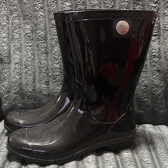 UGG Shoes - UGG rain boots, black. Like new. Size 8